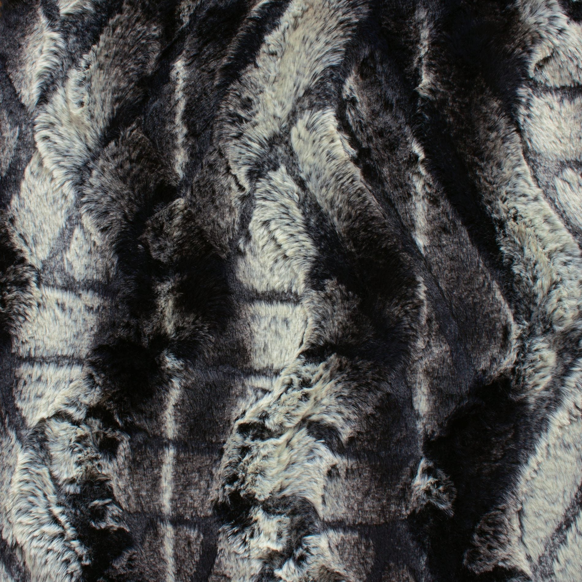 wolverine snuggle minky fabric, edge detail